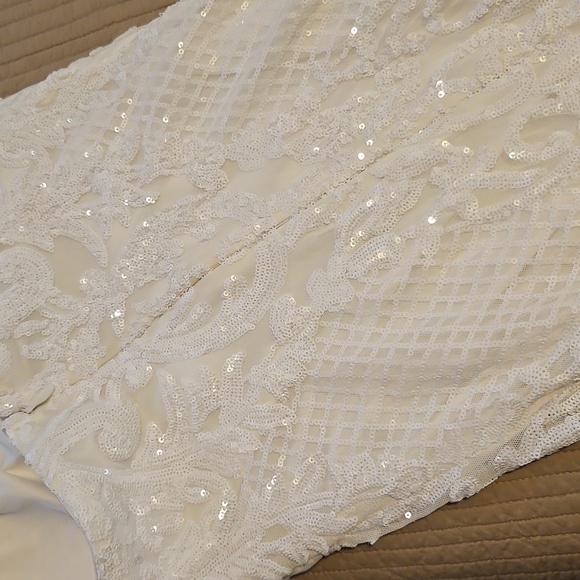 Fashion Nova Elegant White Strapless Gown with Tulle Skirt - Picture 9 of 9